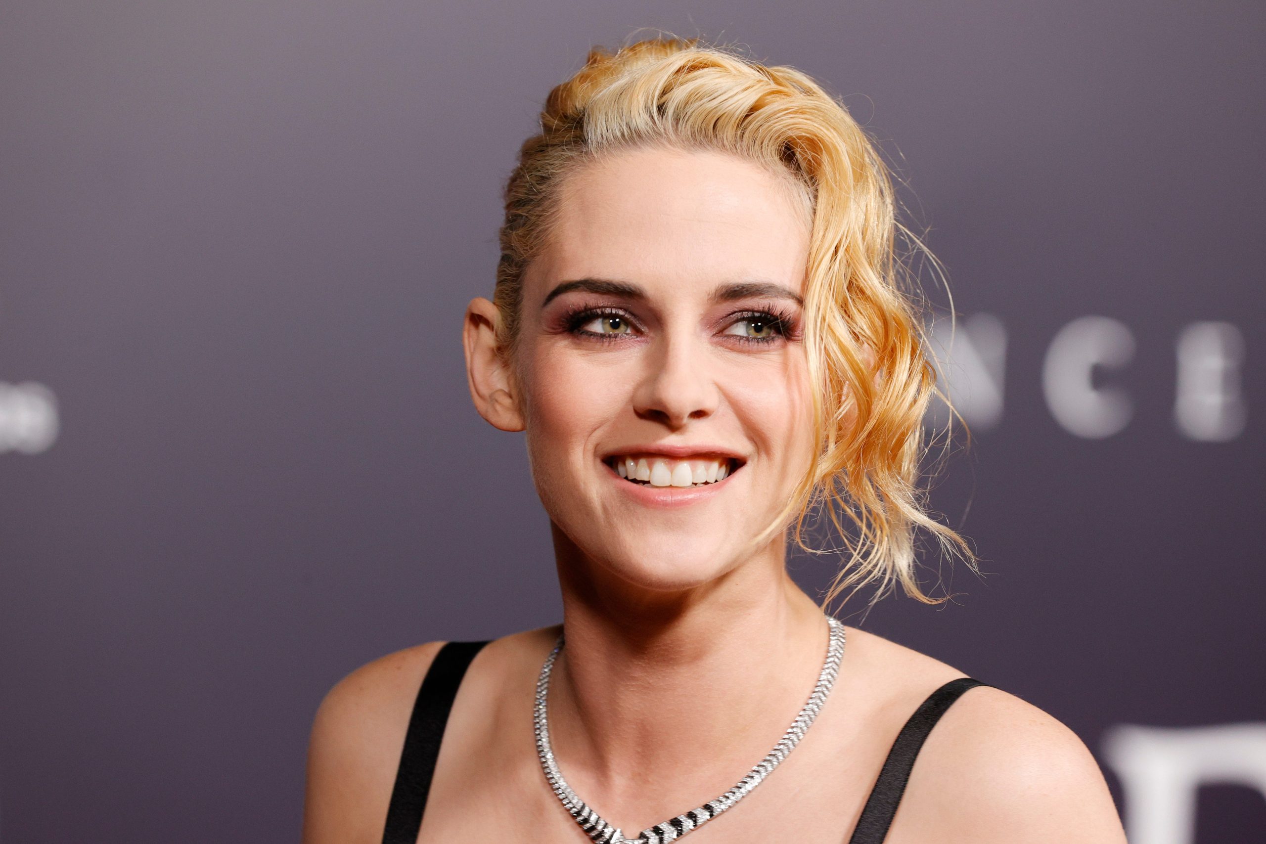 Kristen Stewart Net Worth 2022, Salary, Awards, Income, and Other Interesting Facts