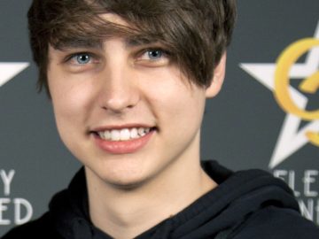 Colby Brock Net Worth: Early Life, Professional Life, Net Worth, and many more