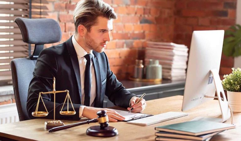 Criminal Defense Lawyer’s Salary in USA