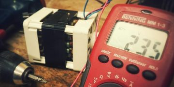 How do I operate a multimeter correctly?