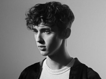 Troye Sivan Net Worth, Age, Height, Family, Career, Cars, Assets and many more