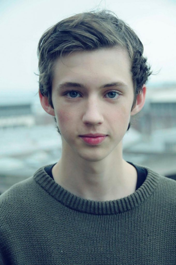 Born in Australia and South Africa on June 5, 1995, Troye Sivan Mellet is a singer-songwriter, actor, and YouTuber. After finding popularity as a performer on YouTube and in Australian talent shows, Sivan signed with EMI Australia in 2013. 