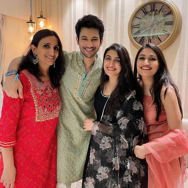Rohit Saraf with his sisters