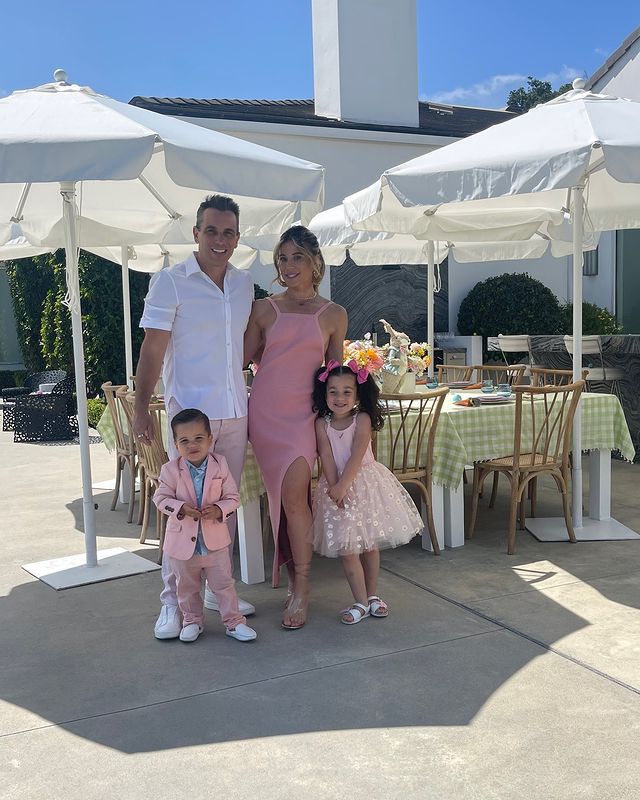 Sebastian Maniscalco with her family