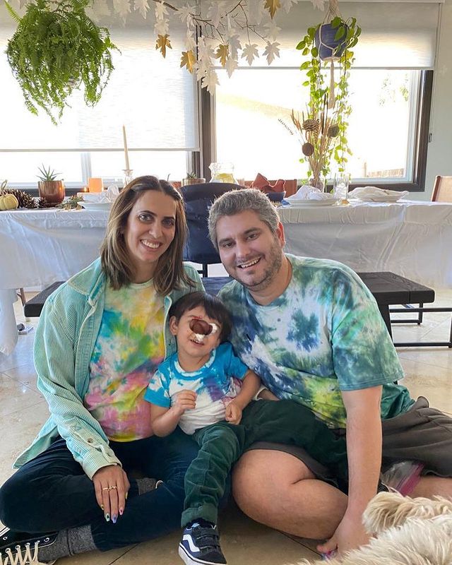Ethan Klein with his family 