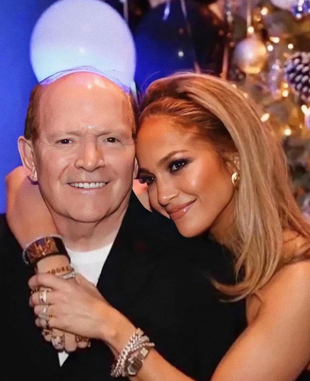 Jennifer Lopez with her father 