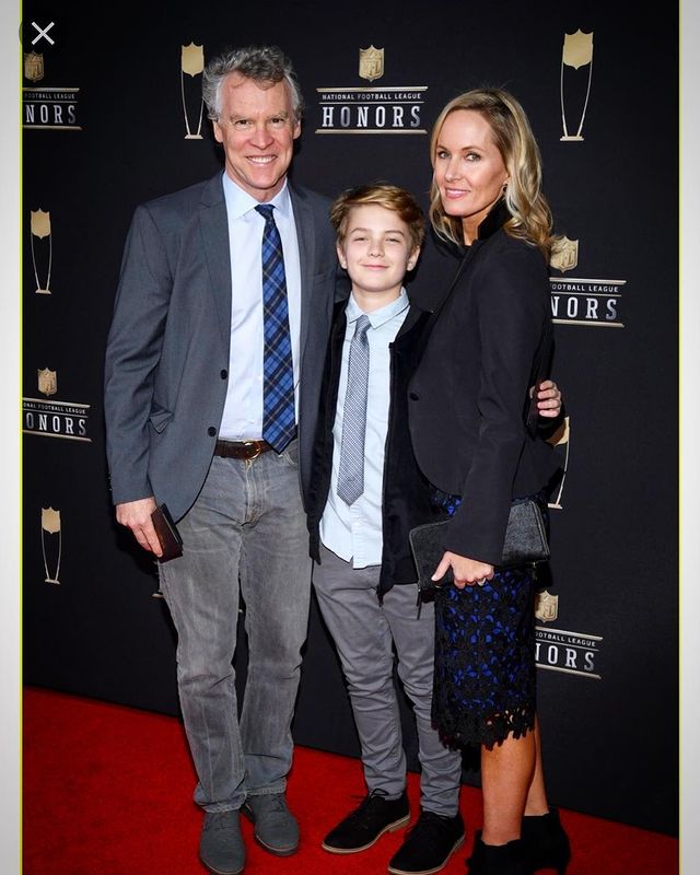 Tate Donovan with his family 