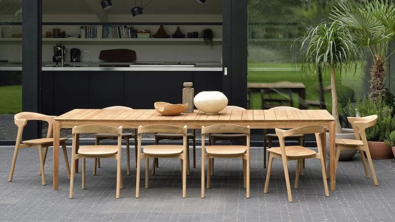 The Benefits of Choosing a Cedar Table for Your Outdoor Space