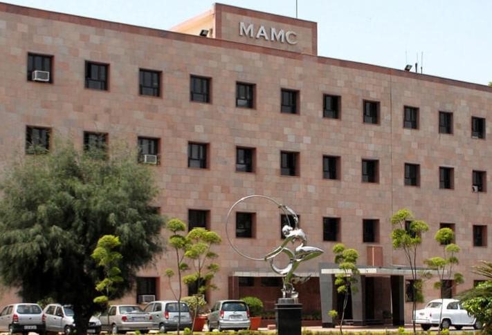 Maulana Azad Medical College( MAMC), Delhi, offers undergraduate to super-specialty courses